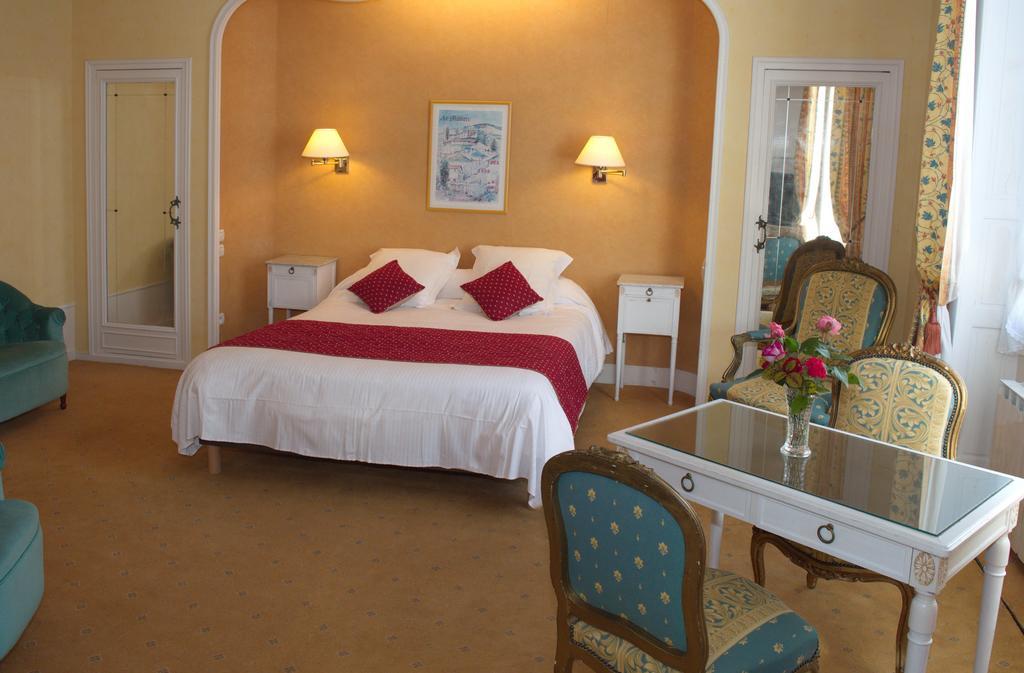 Aux Meubles Du Manoir Aparthotel Aix-les-Bains Luaran gambar
