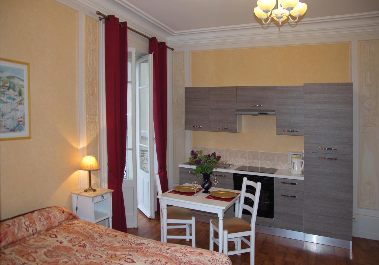 Aux Meubles Du Manoir Aparthotel Aix-les-Bains Luaran gambar