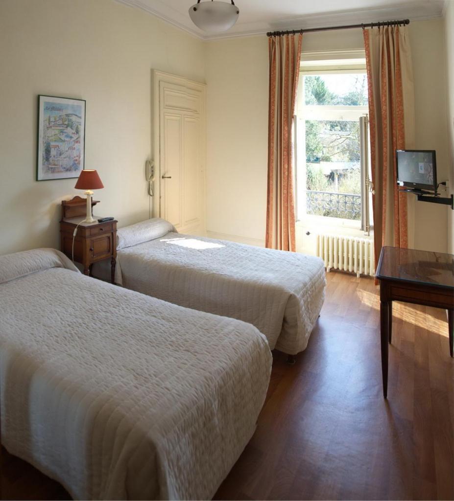 Aux Meubles Du Manoir Aparthotel Aix-les-Bains Luaran gambar