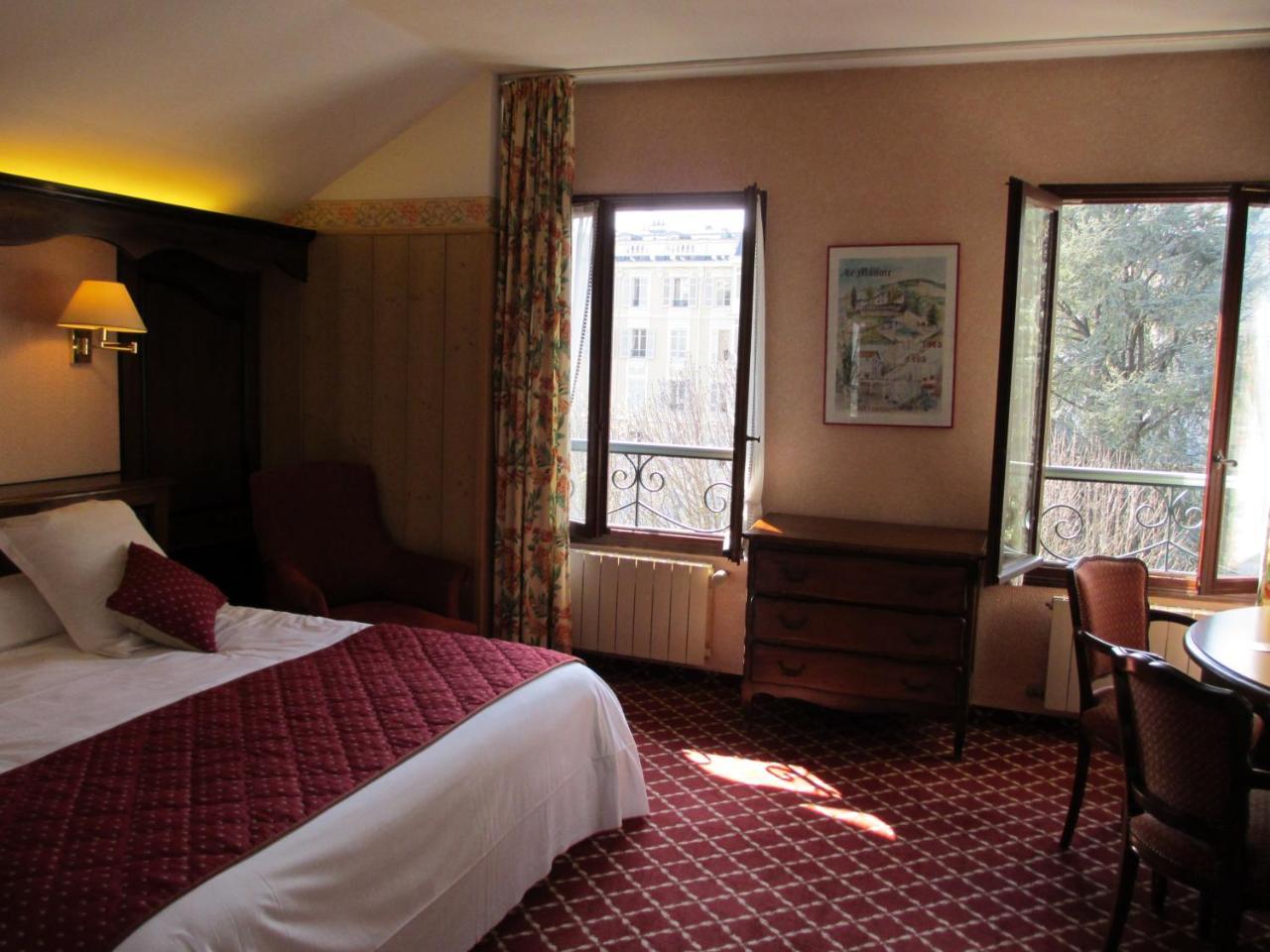 Aux Meubles Du Manoir Aparthotel Aix-les-Bains Luaran gambar