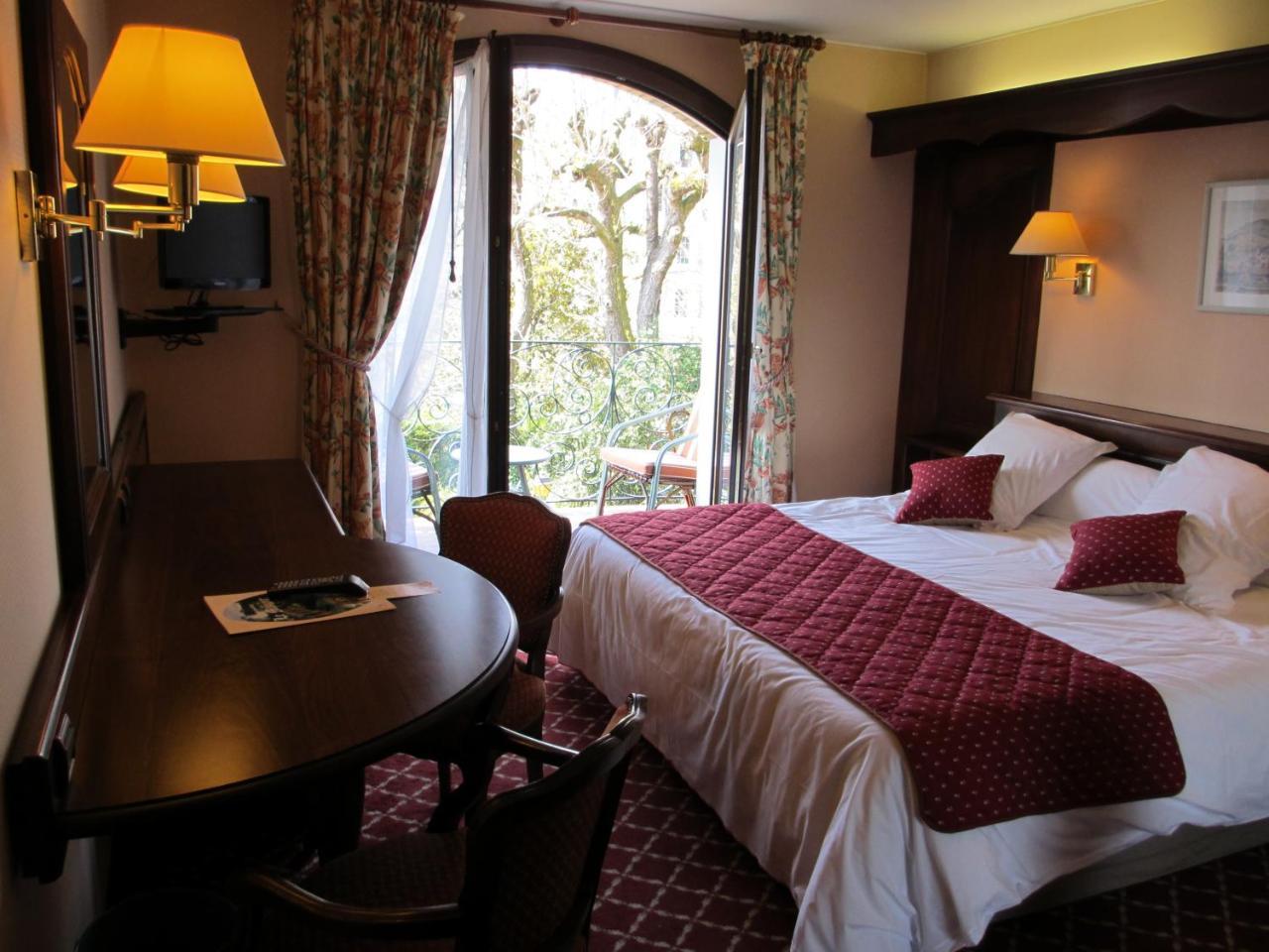 Aux Meubles Du Manoir Aparthotel Aix-les-Bains Luaran gambar