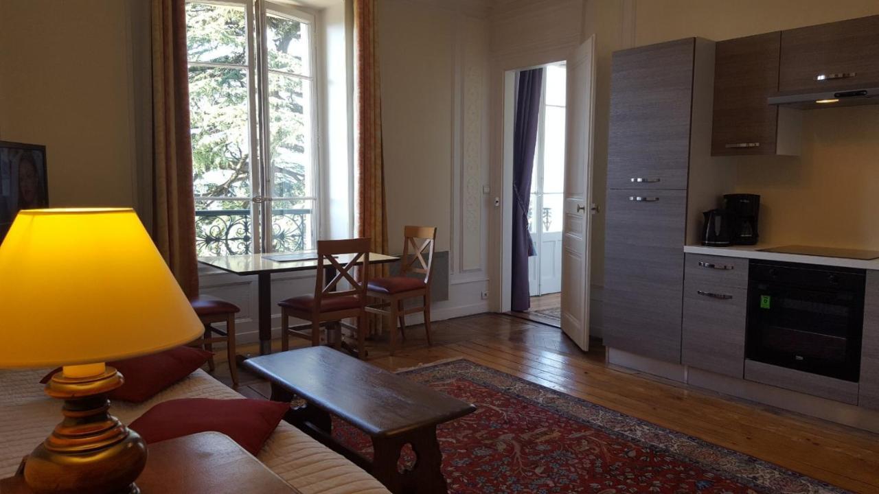 Aux Meubles Du Manoir Aparthotel Aix-les-Bains Luaran gambar